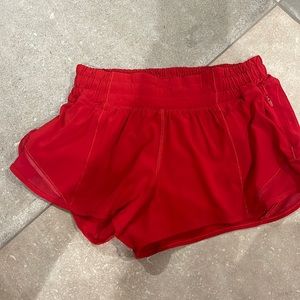 lululemon 2.5 red hotty hot shorts size 4